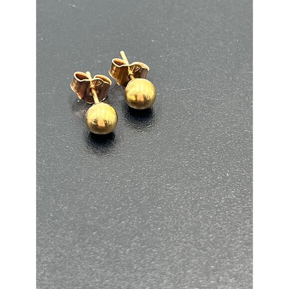 14k Yellow Gold Round Ball 5mm Stud Pierced Earrings Minimalist  .65 grams - Picture 3 of 8